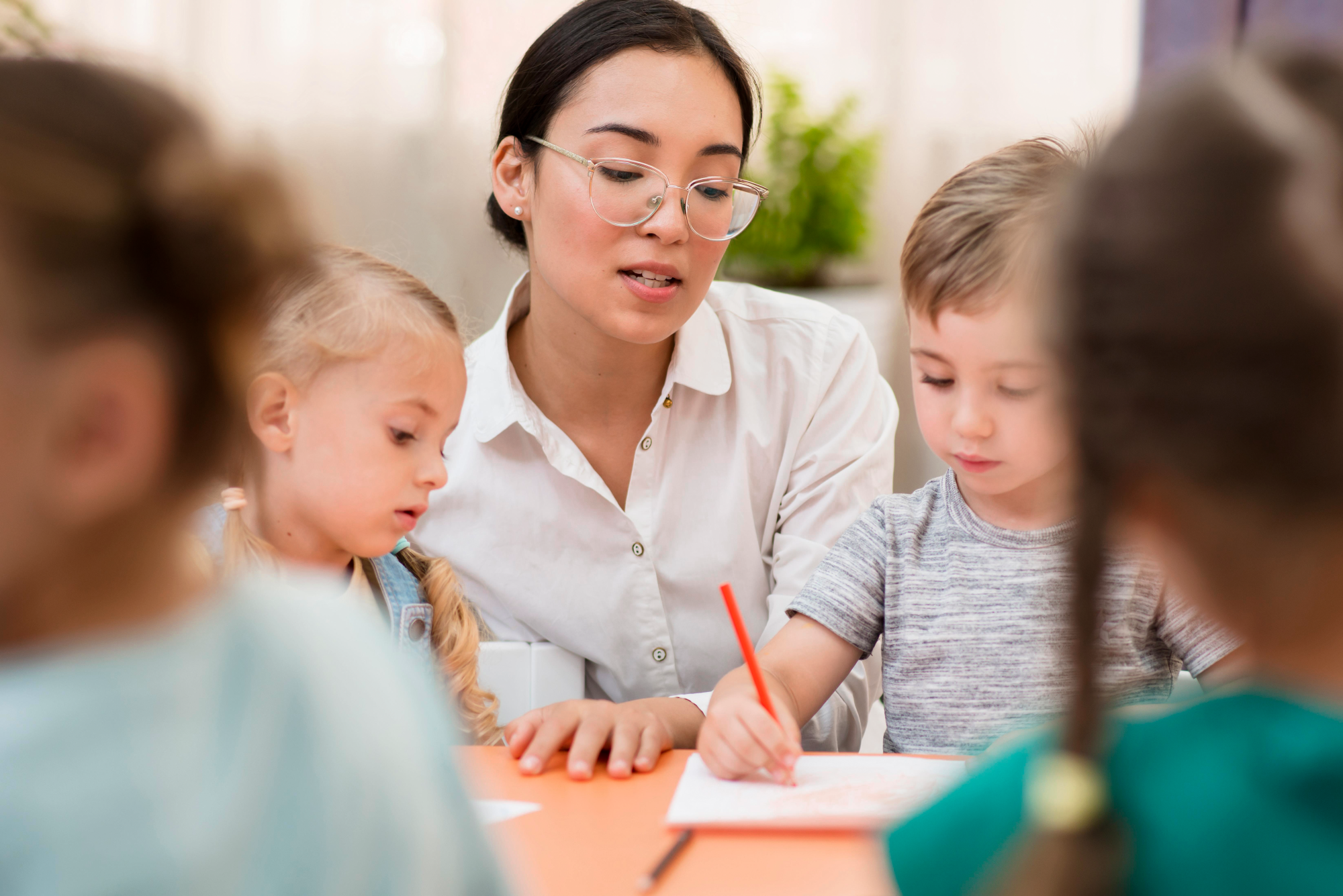 woman-communicating-with-her-students-2